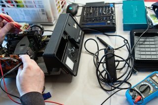 Des experts bénévoles aideront les visiteurs à réparer des objets du quotidien (Image prétexte).